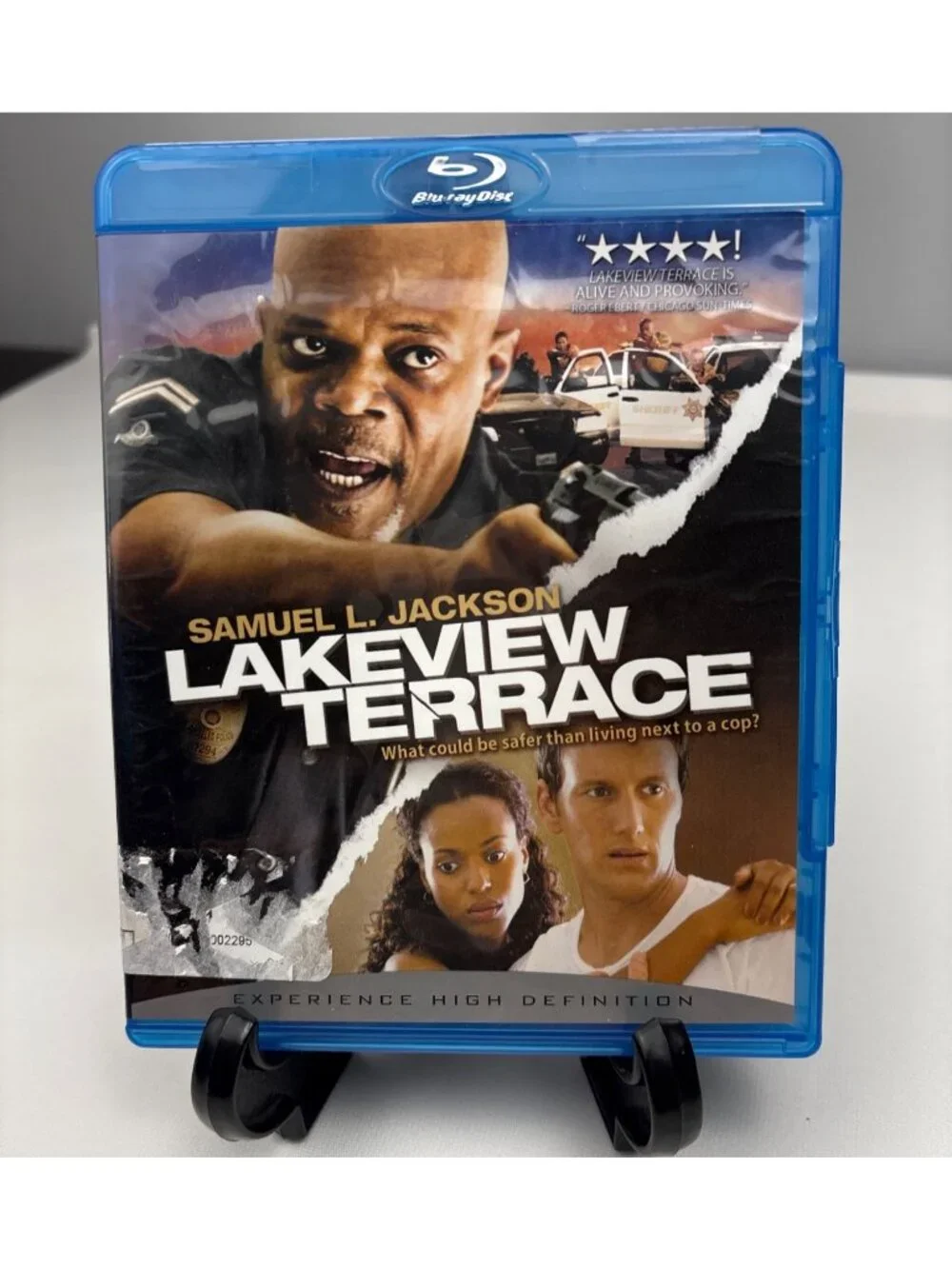 Lakeview Terrace Blu-Ray Starring Samuel Jackson a Thrilling Neighborly Drama